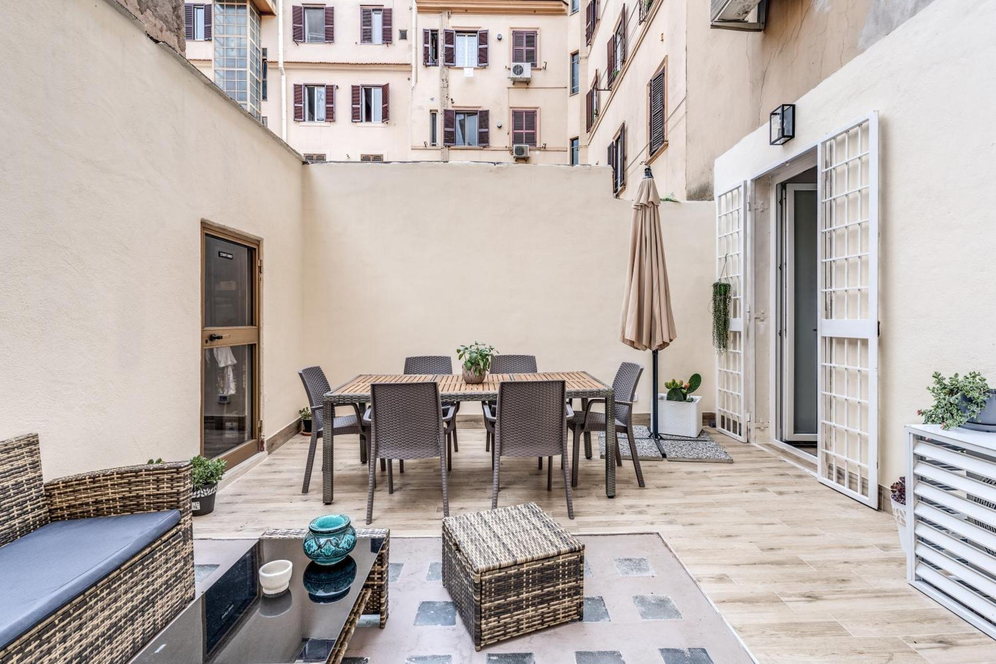 Nala Luxury Apartment With Terrace Rome Bagian luar foto