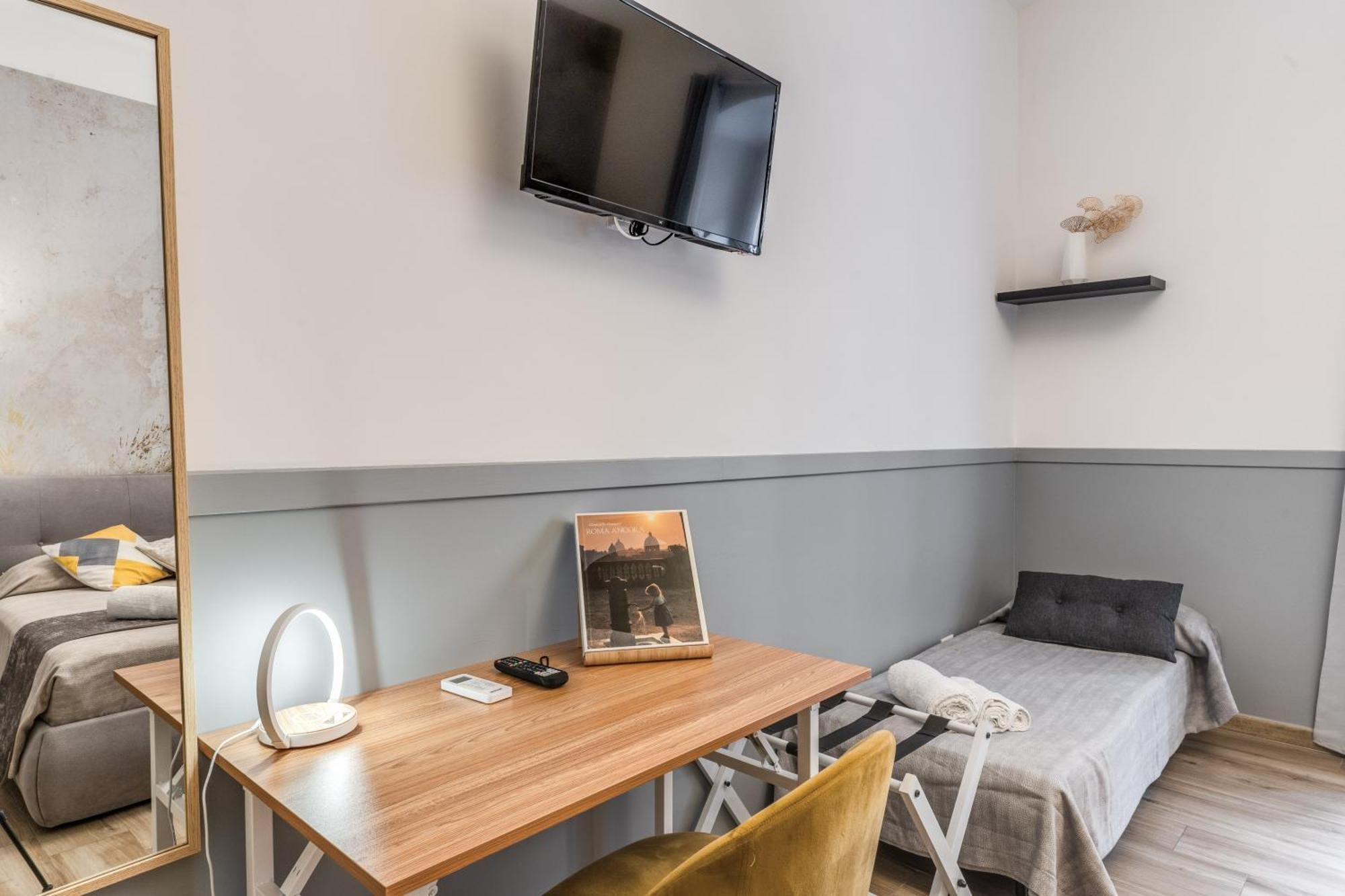 Nala Luxury Apartment With Terrace Rome Bagian luar foto